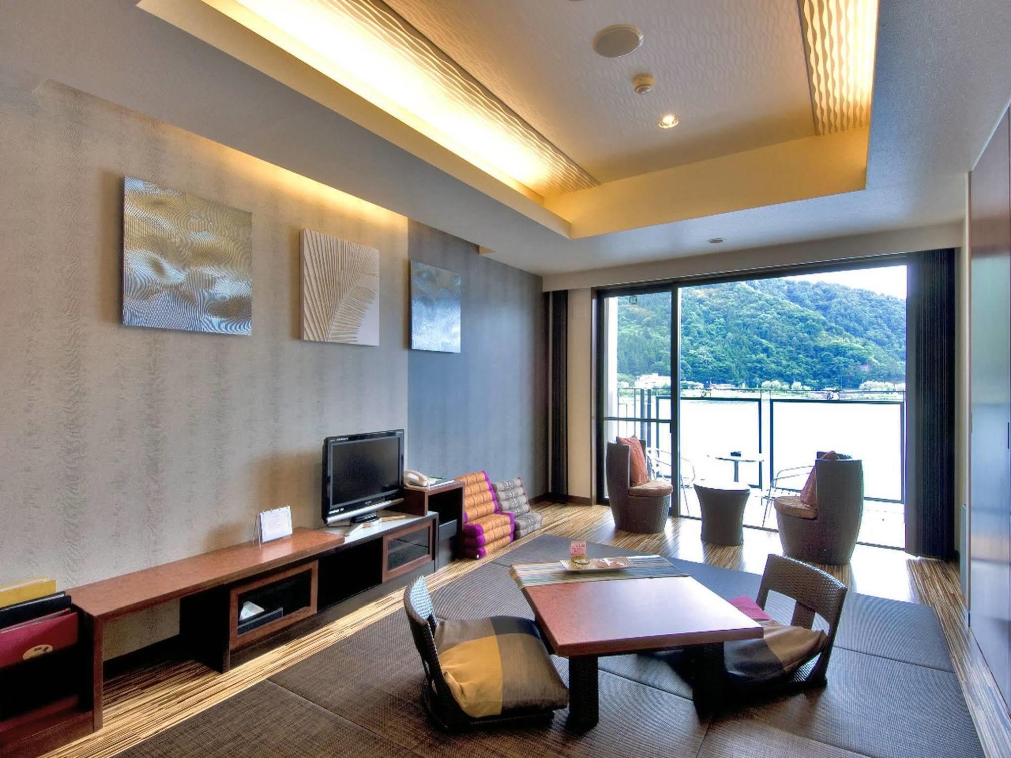 Kaze No Terrace Kukuna Hotel Fujikawaguchiko Bagian luar foto